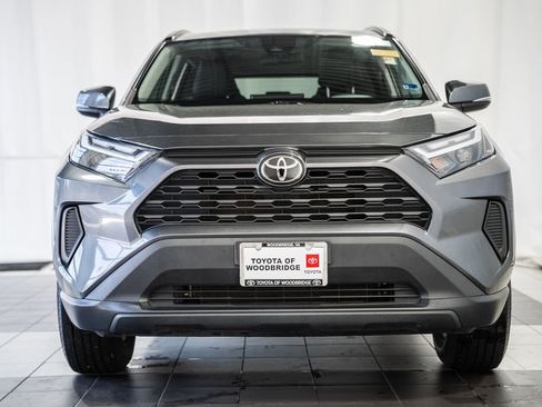 Used 2022 Toyota RAV4 XLE AWD/4WD image 2