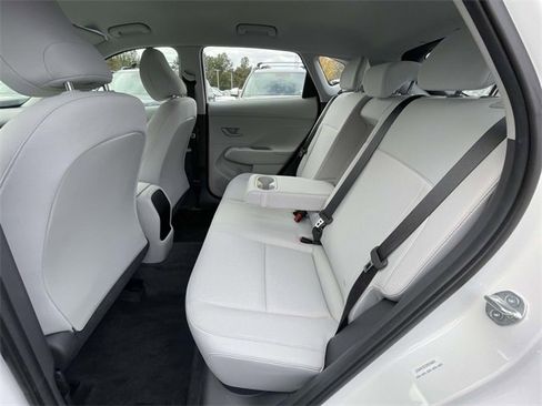 Certified 2025 Hyundai Kona SE image 10