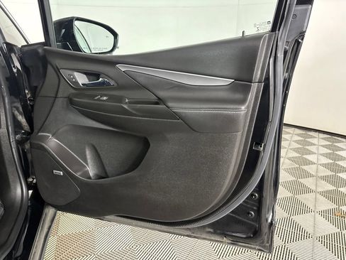 Used 2022 Chevrolet Bolt LT w/ Infotainment Package FWD image 23
