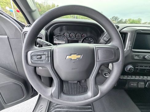 Used 2022 Chevrolet Silverado 1500 Custom image 12
