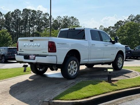 New 2026 RAM 2500 Laramie AWD/4WD image 7