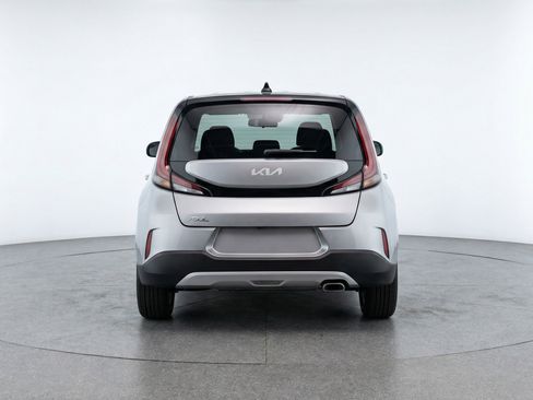 Used 2025 Kia Soul LX w/ LX Technology Package FWD image 7