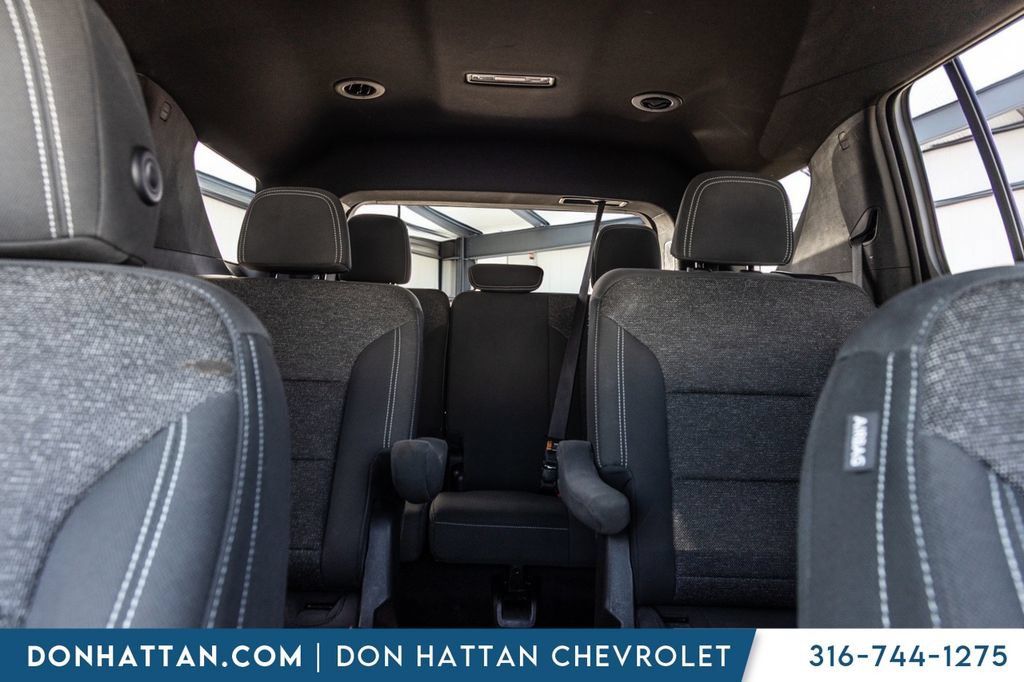 Used 2024 Chevrolet Traverse LT FWD image 16