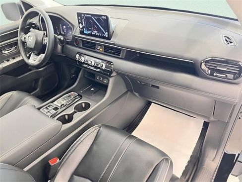 Used 2025 Honda Pilot Elite image 13