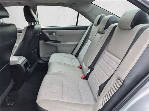 Used 2016 Toyota Camry SE w/ Moonroof Package FWD image 21