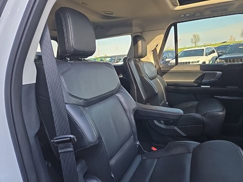 Used 2025 Ford Expedition Platinum AWD/4WD image 85