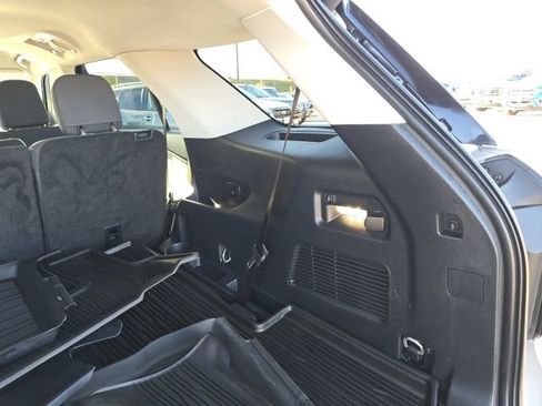 Used 2025 Ford Explorer Active AWD/4WD image 19