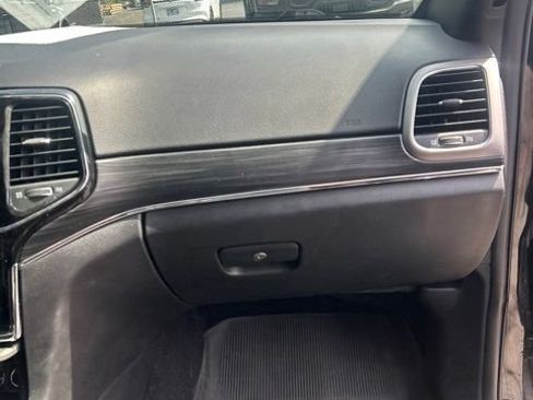 Used 2021 Jeep Grand Cherokee Limited AWD/4WD image 24