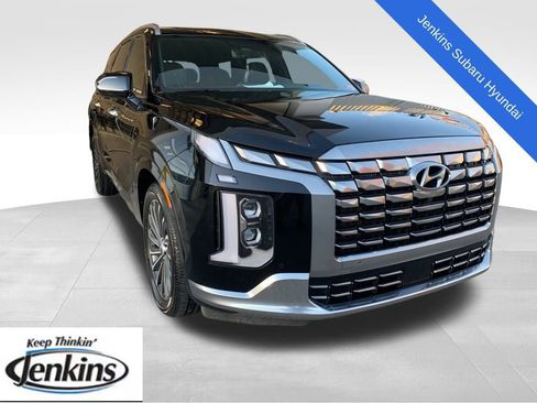 Used 2023 Hyundai Palisade Calligraphy image 1