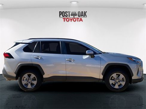 Used 2025 Toyota RAV4 XLE image 8