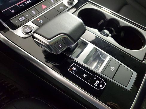 Used 2025 Audi Q8 Premium w/ Black Optic Package AWD/4WD image 31