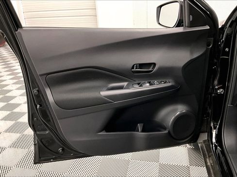 New 2025 Nissan Kicks Play S FWD image 29