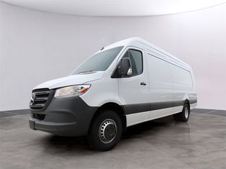 Used 2024 Mercedes-Benz Sprinter 3500 video 2