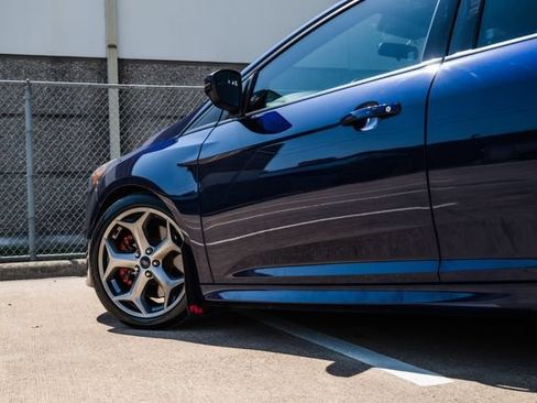 Used 2016 Ford Focus ST FWD image 32