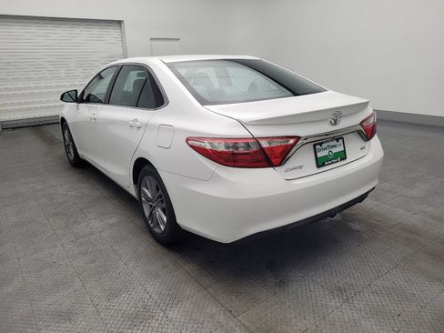 Used 2016 Toyota Camry SE image 5