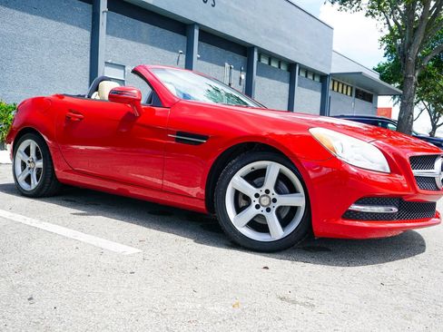 Used 2013 Mercedes-Benz SLK 250 image 1