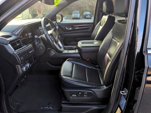 Used 2023 GMC Yukon XL Denali image 8