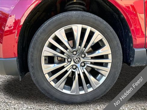 Used 2021 Toyota Venza XLE w/ Carpet Mat Package (TMS) AWD/4WD image 8