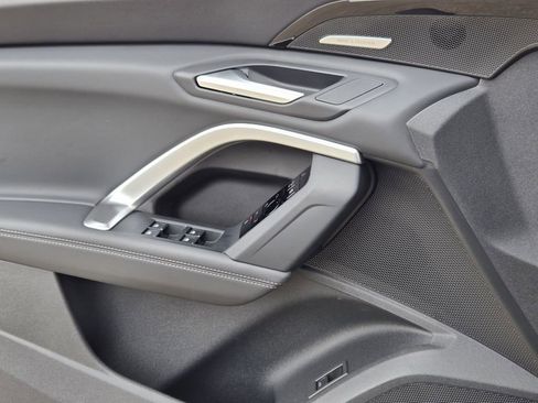 Certified 2025 Audi Q5 Prestige image 28