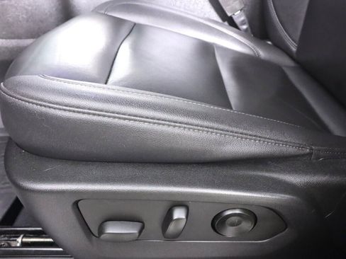 Used 2022 Chevrolet Tahoe LT w/ Luxury Package AWD/4WD image 28