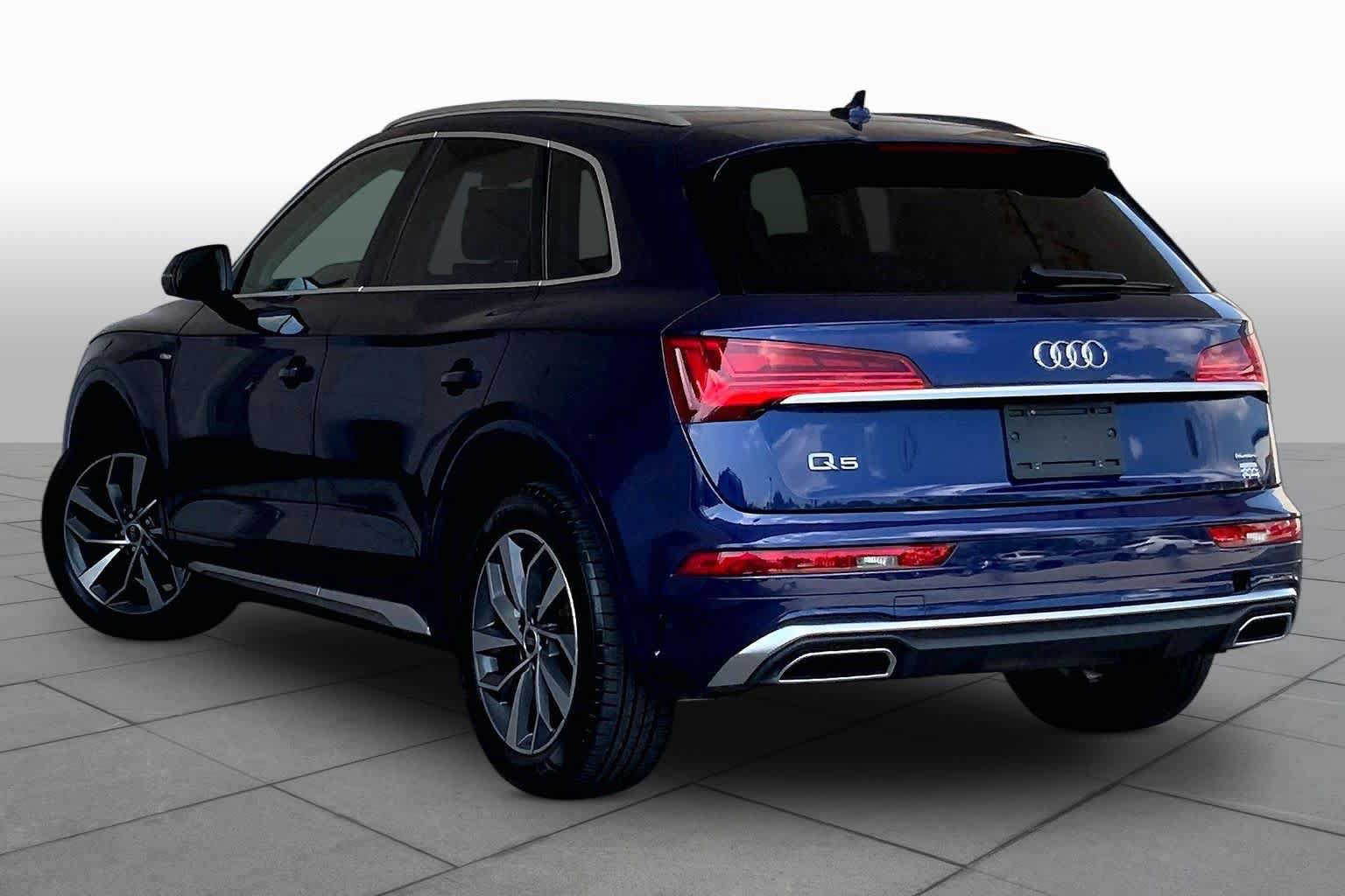 Used 2022 Audi Q5 2.0T Premium w/ Convenience Package AWD/4WD image 12