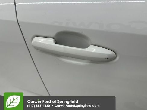 Used 2019 Toyota RAV4 LE image 8