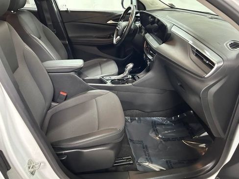 Used 2024 Buick Encore GX Preferred FWD image 13