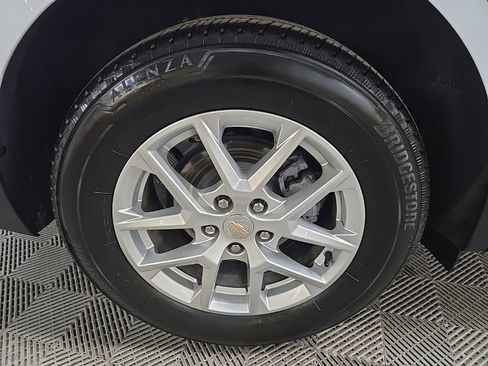 Used 2023 Chevrolet Equinox LT w/ Driver Convenience Package image 13