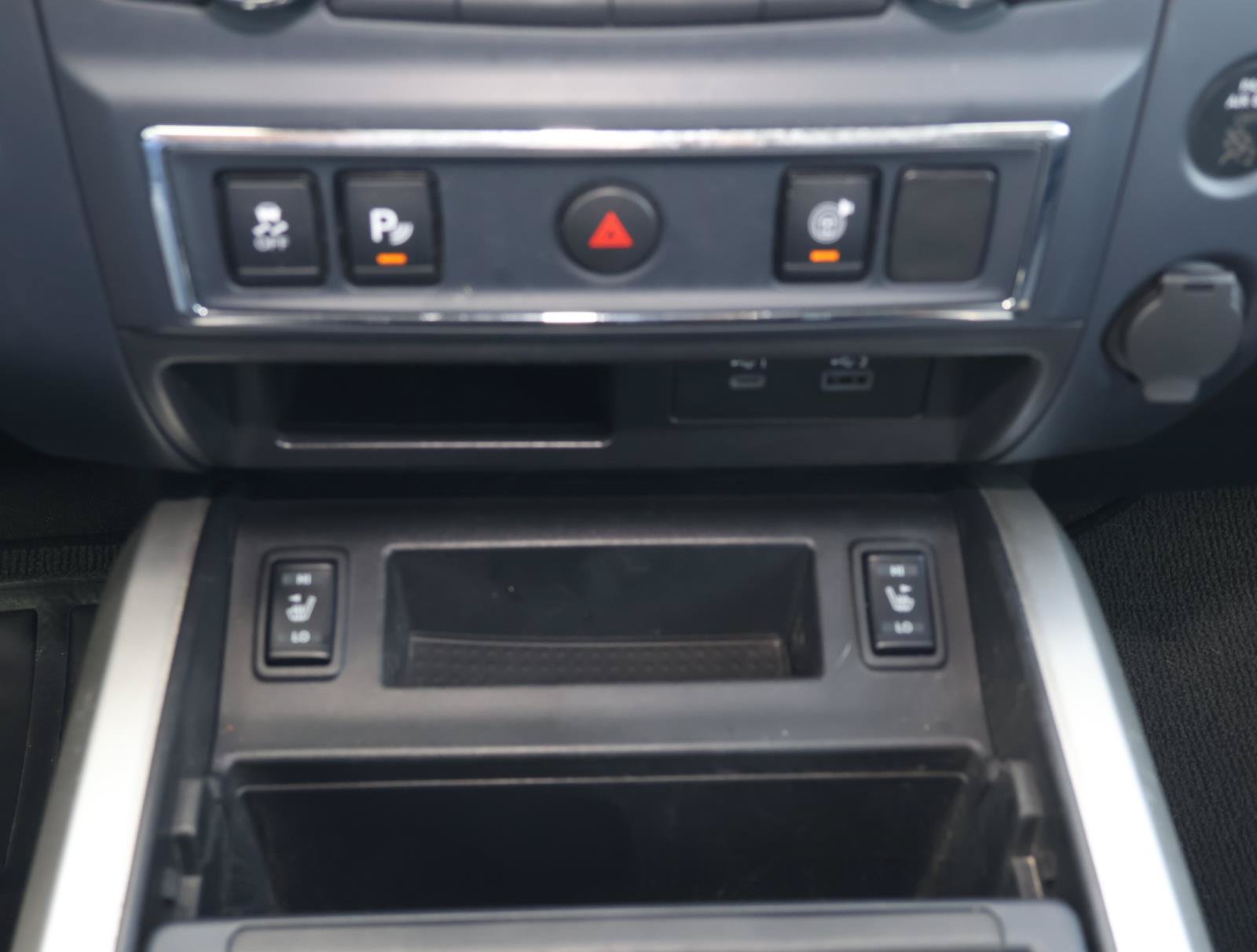 Used 2022 Nissan Titan SV w/ SV Convenience Package RWD image 28