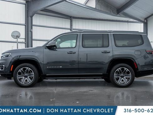 Used 2022 Jeep Wagoneer Series III w/ Convenience Group I image 2