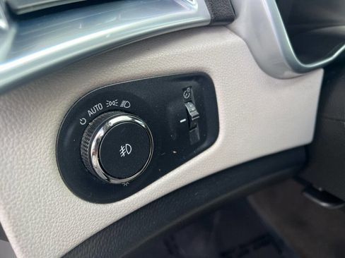 Used 2015 Cadillac SRX Performance w/ Driver Awareness Package image 22