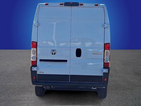 Used 2025 RAM ProMaster 2500 w/ Convenience Group image 5