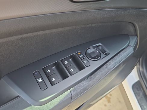 New 2026 Kia Sportage LX FWD image 19