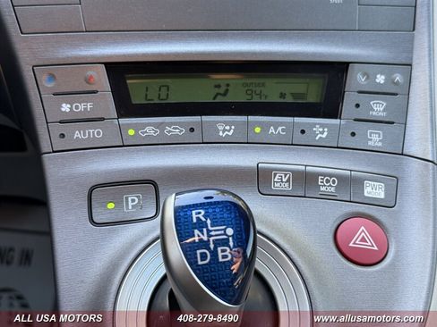 Used 2015 Toyota Prius Two FWD image 31