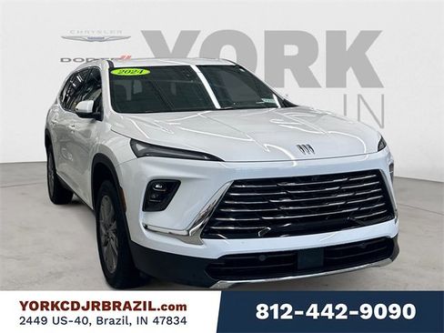 Used 2025 Buick Enclave Preferred image 7