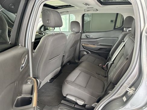 Used 2022 GMC Acadia SLE w/ GMC Pro Grade Package image 15