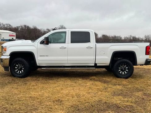 Used 2017 GMC Sierra 2500 SLE w/ SLE Preferred Package image 2