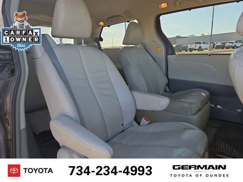 Used 2012 Toyota Sienna XLE w/ Entertainment Pkg image 16