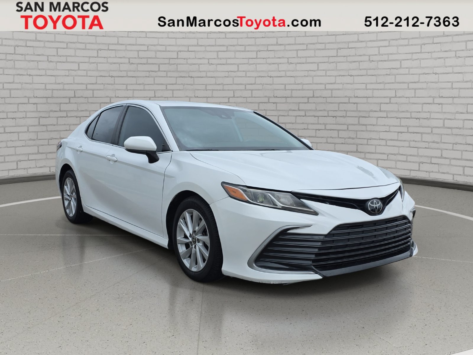 Used 2022 Toyota Camry LE w/ Carpet Mat Package (TMS) FWD image 3