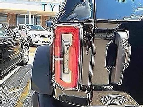 Used 2023 Ford Bronco Wildtrak AWD/4WD image 10