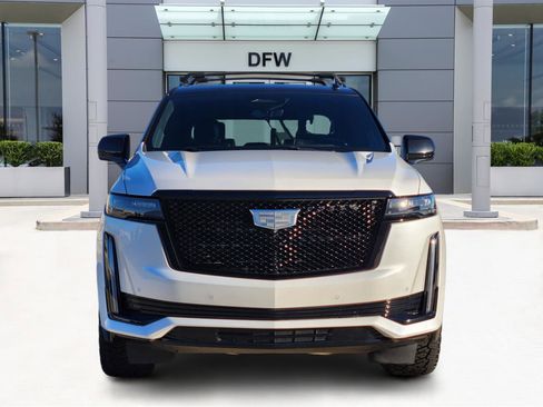 Used 2023 Cadillac Escalade Sport Platinum w/ LPO, ONYX Package image 2