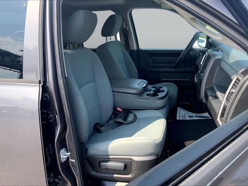 Used 2019 RAM 1500 Express w/ Express Value Package AWD/4WD image 9