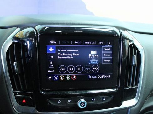Used 2020 Chevrolet Traverse LT image 18
