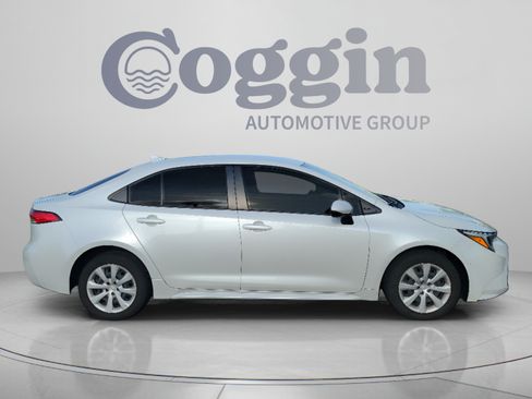 Used 2023 Toyota Corolla LE FWD image 6