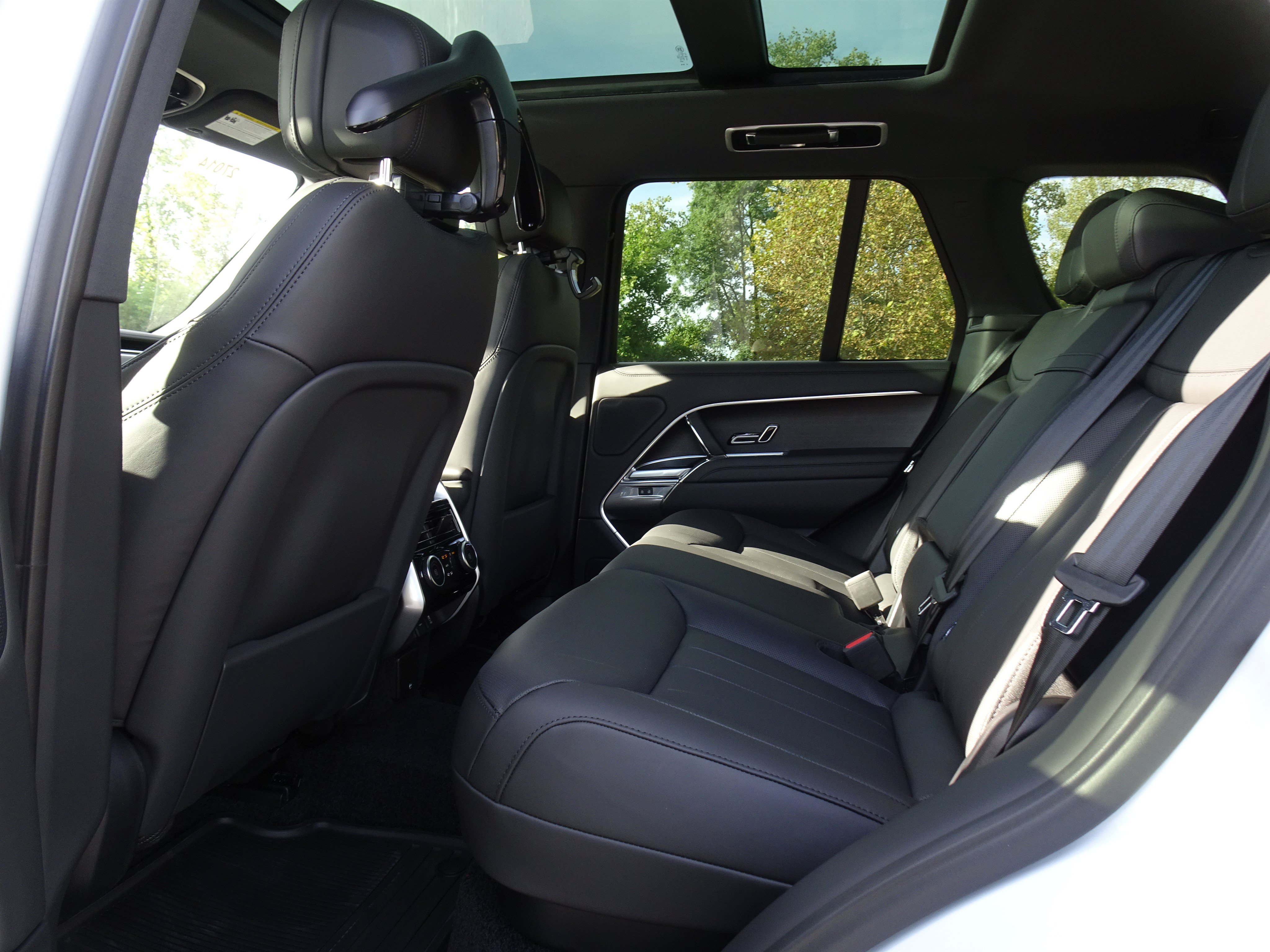 New 2027 Land Rover Range Rover SE AWD/4WD image 20