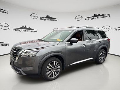 Used 2022 Nissan Pathfinder Platinum w/ Cargo Package