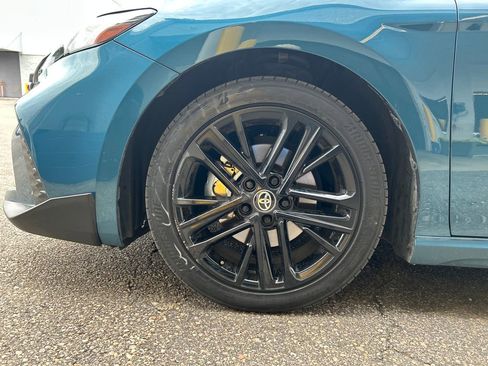 Used 2025 Toyota Camry SE w/ Convenience Package image 6