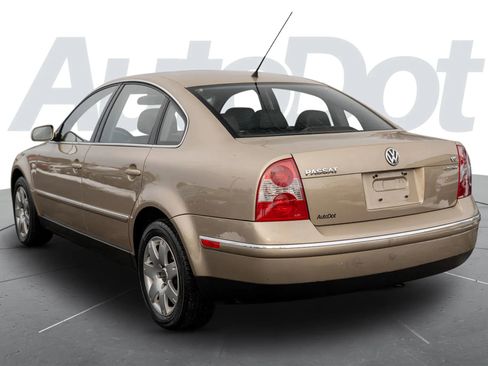 Used 2001 Volkswagen Passat GLX image 2