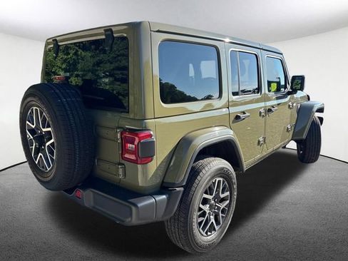 Used 2026 Jeep Wrangler Unlimited Sahara AWD/4WD image 14
