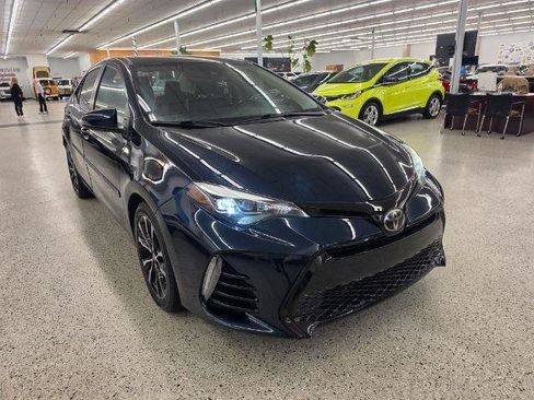Used 2019 Toyota Corolla SE FWD image 3